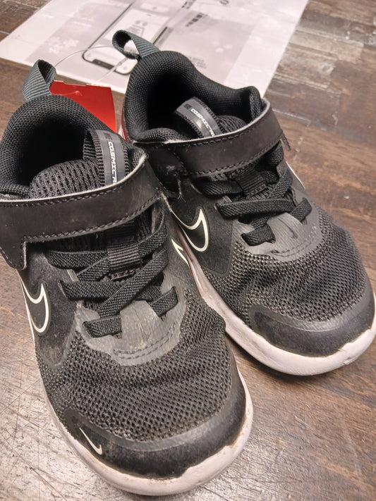 Black Nike Sneakers, 10C B