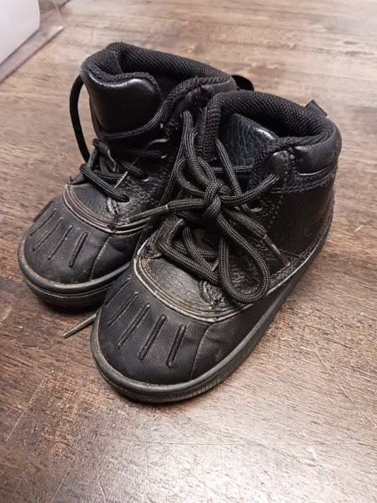 black Nike High Top Sneakers, 7 B