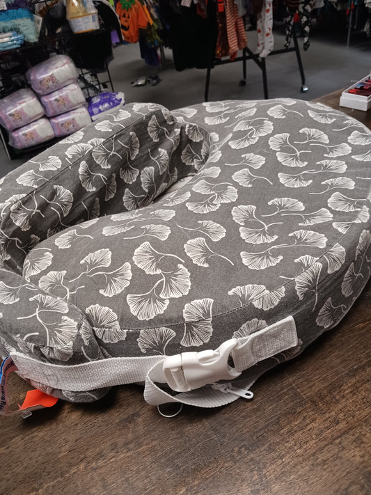 Grey/White Flower My Brest Friend Nursing Pillow