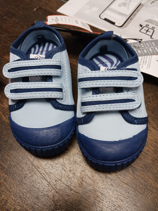 blue Wonder Nation Sneakers, 4 B