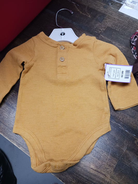 gold Garanimals Long Sleeve Onesie 6-9m, 6M B