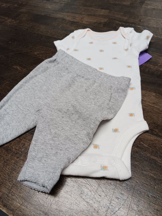 White/Grey Snail Carters Outfit, NB G