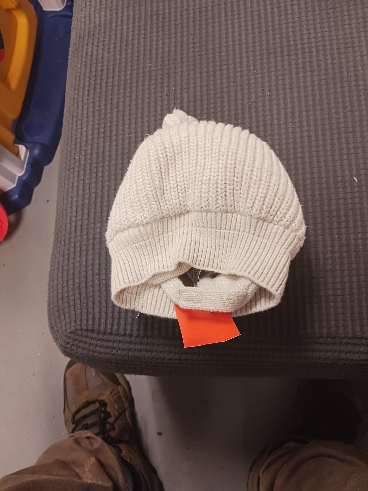 Cream Gap Winter Hat, 6-12M B