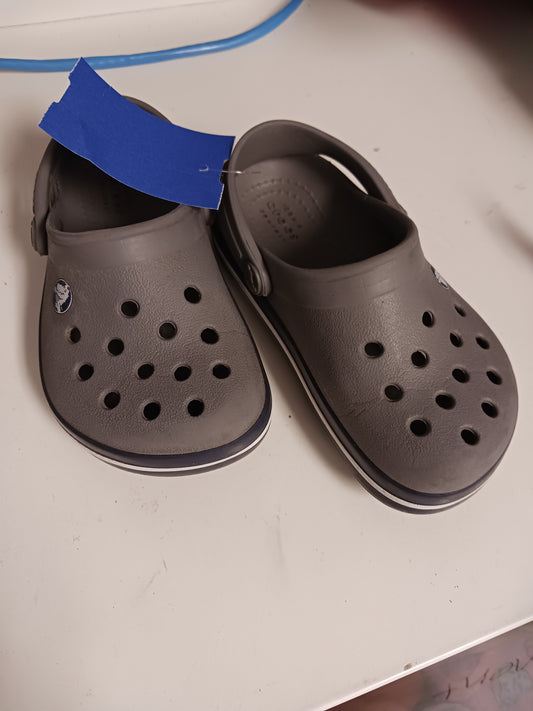 Grey Crocs Rubber Shoes, 7C B