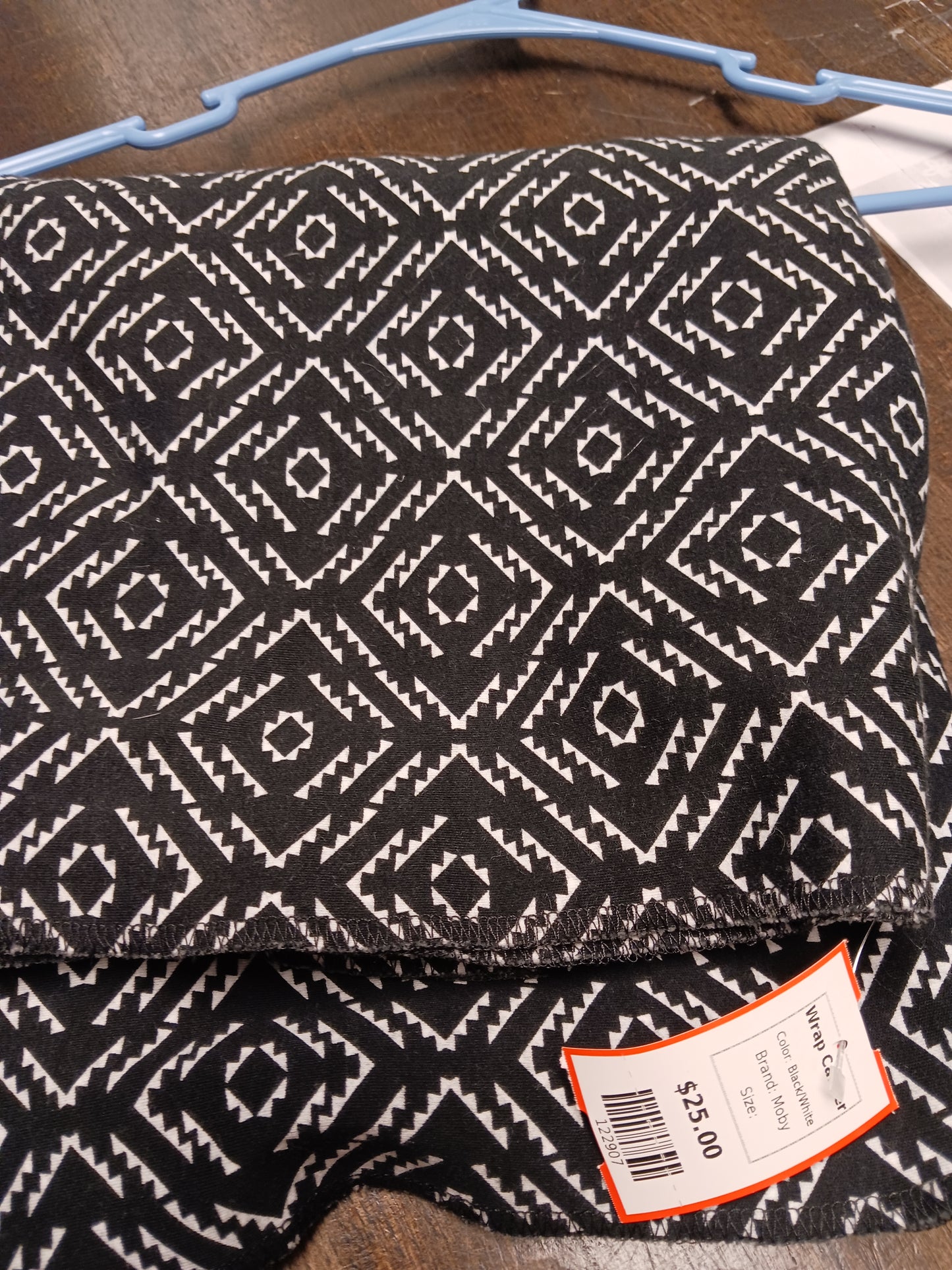 Black/White Moby Wrap Carrier