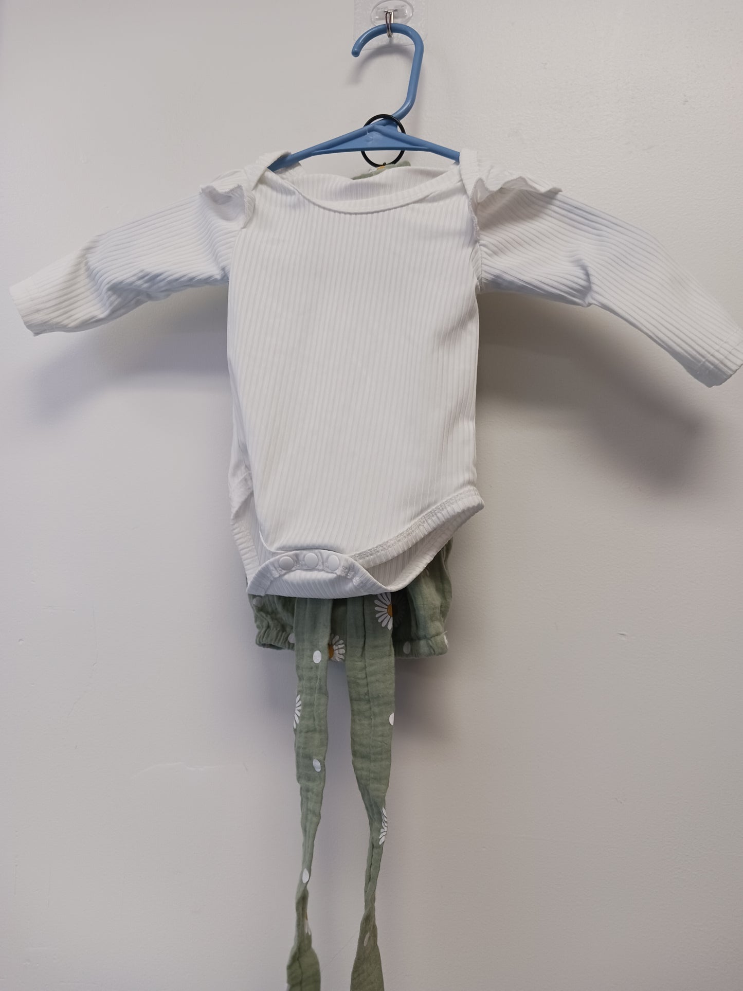 white/green Boutique 3 Piece Daisey Outfit, 18M G