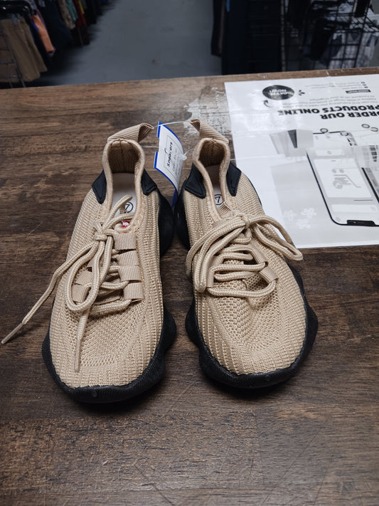 Brown Unltd Sneakers, 7 B