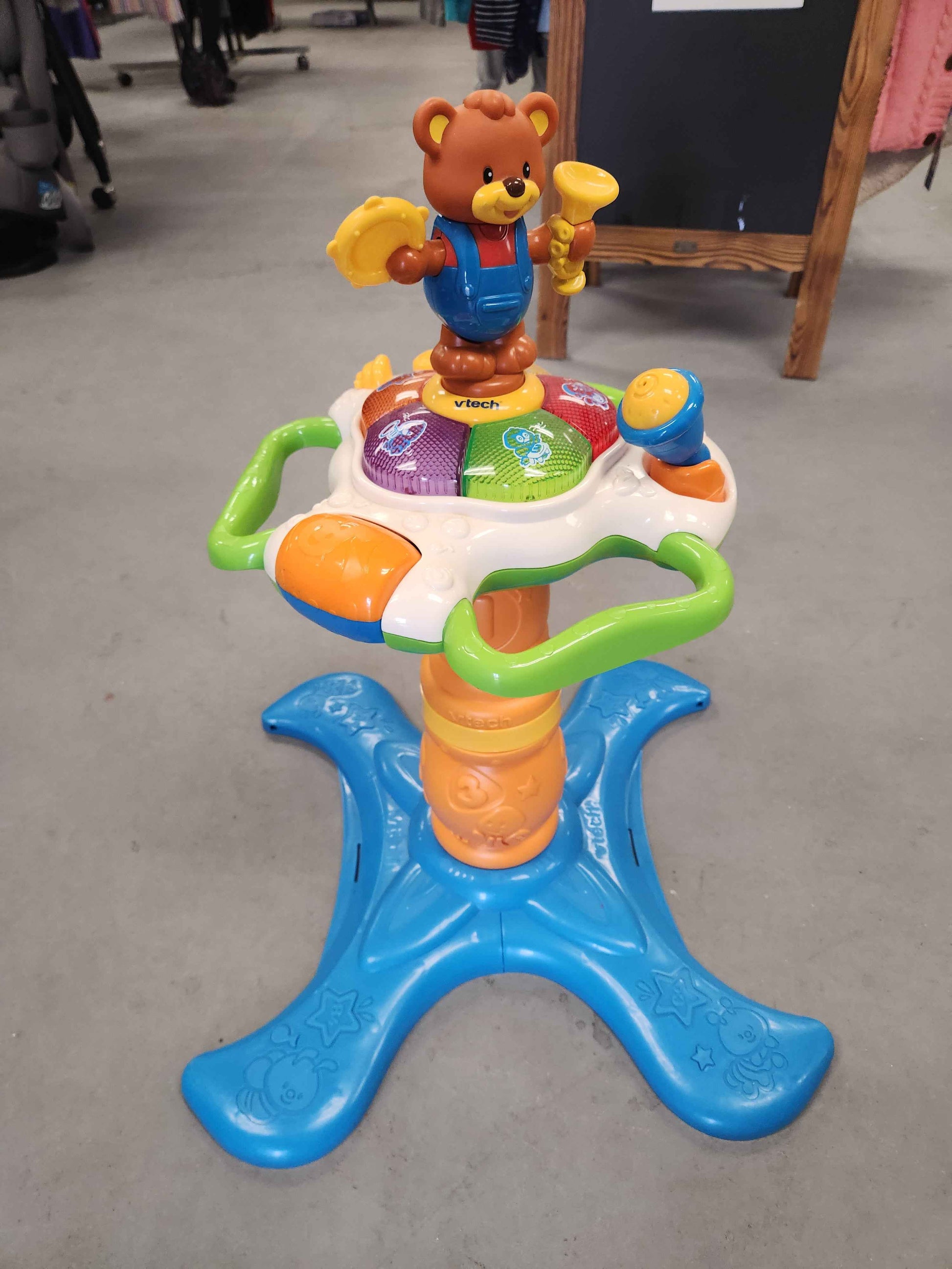 Vtech Sit-to-Stand Dancing Tower