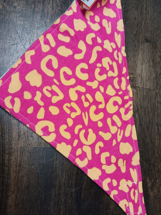 pink/orange  Triangle Bib